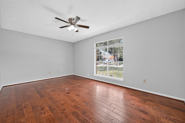 Building Photo - 5703 Green Timbers Dr