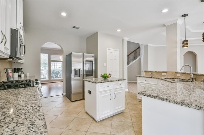 Building Photo - 13707 Elm Shores Dr