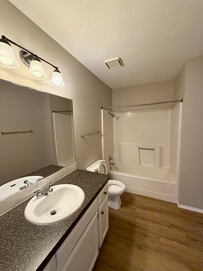 Building Photo - Andover Twin Home!