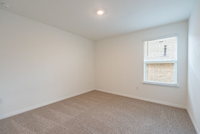 Building Photo - Beautiful 4 bedroom, 2.0 bathroom home in Leander!!!