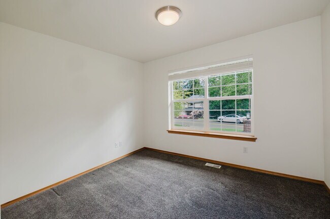 Building Photo - 6492 Wexford Ave SW