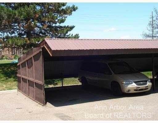 Building Photo - 1493 Chateau Vert E