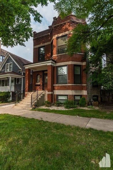 Building Photo - 839 Lyman Ave