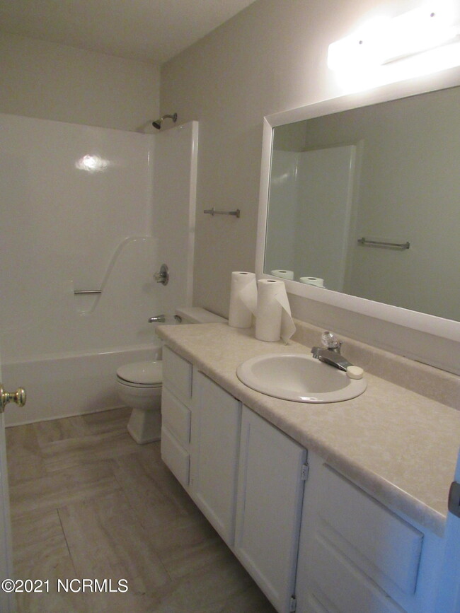 Building Photo - 314 Bracken Pl