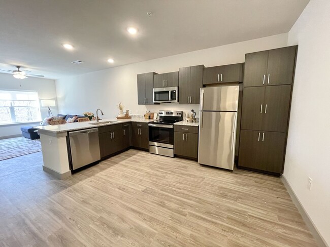 Building Photo - Tuscany | 1 Bed 1 Bath | 786 sf