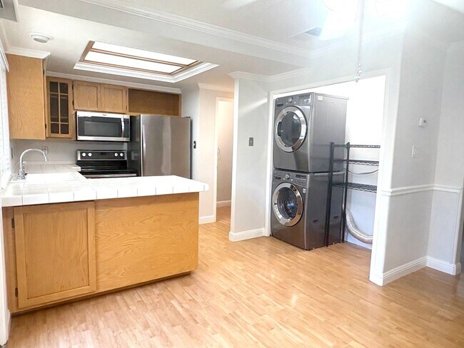 Building Photo - Charming Townhouse in Prime South San Jose