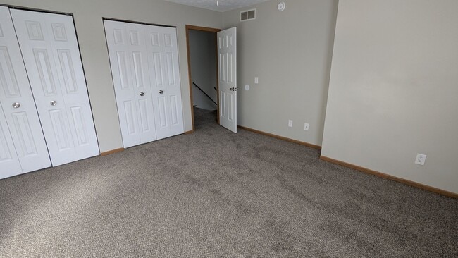 Building Photo - MN Cedar Village (859)