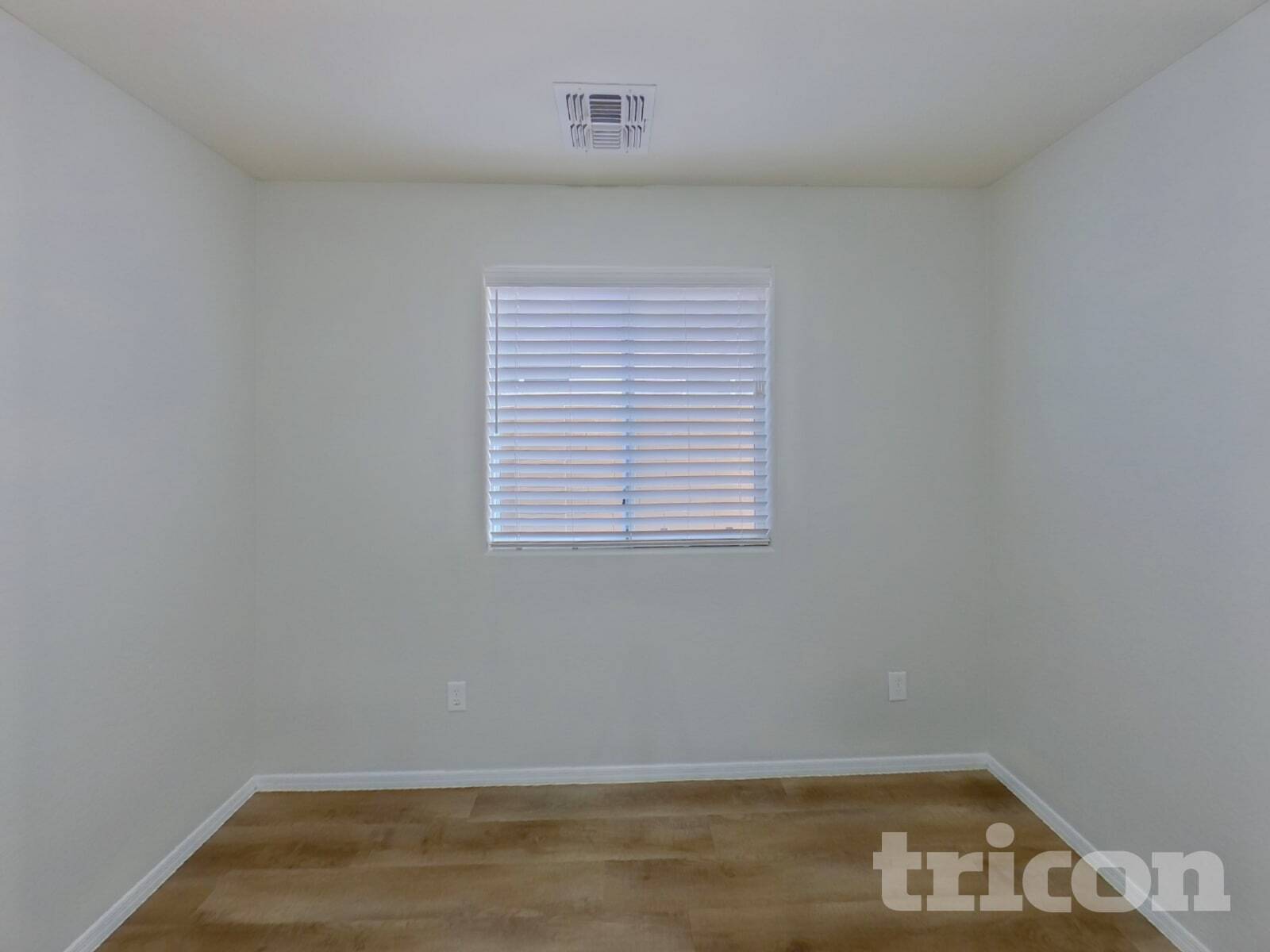 Building Photo - 41180 W Bravo Dr