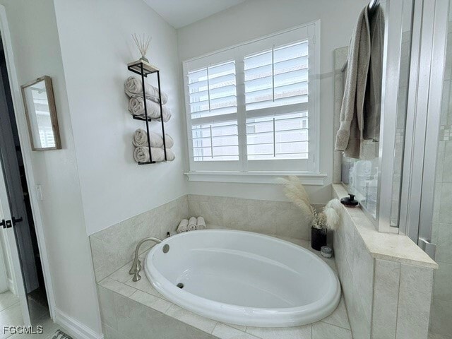 Building Photo - 2852 Royal Gardens Ave