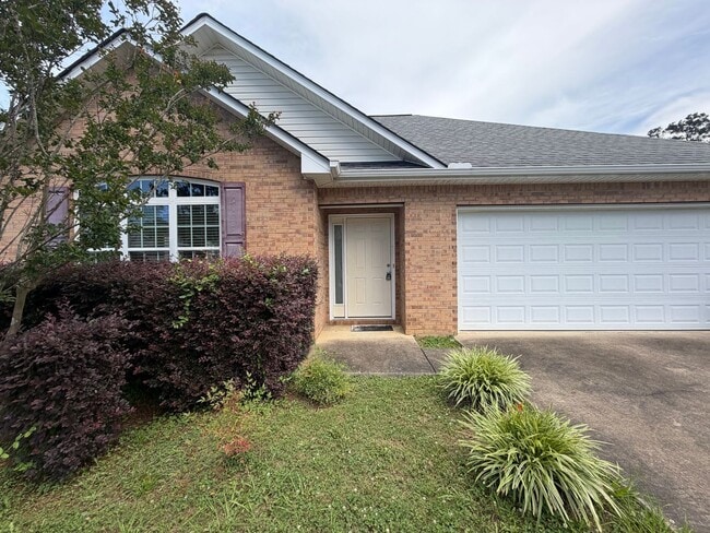 Building Photo - Brick 3/2 House in West Rome- $1,795