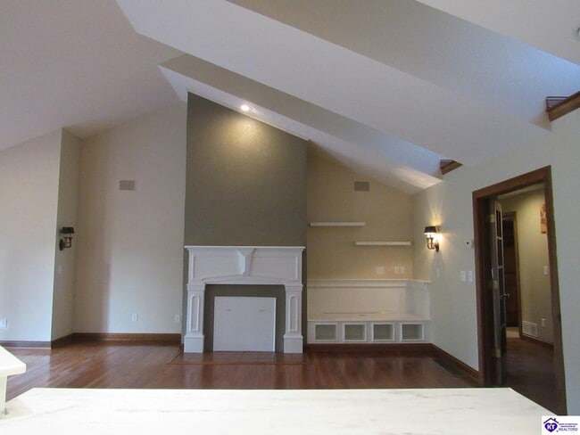 Building Photo - 708 Foxfire Rd