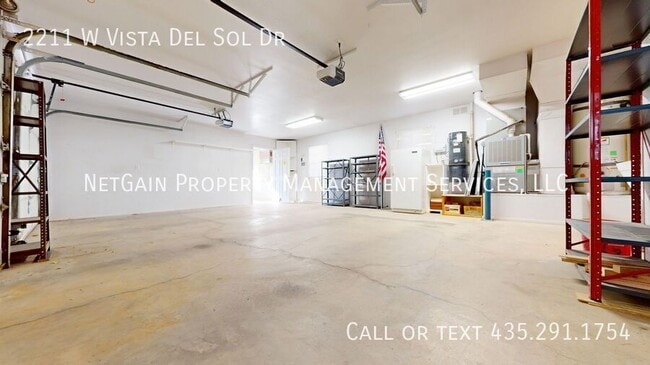 Building Photo - 2211 W Vista Del Sol Dr