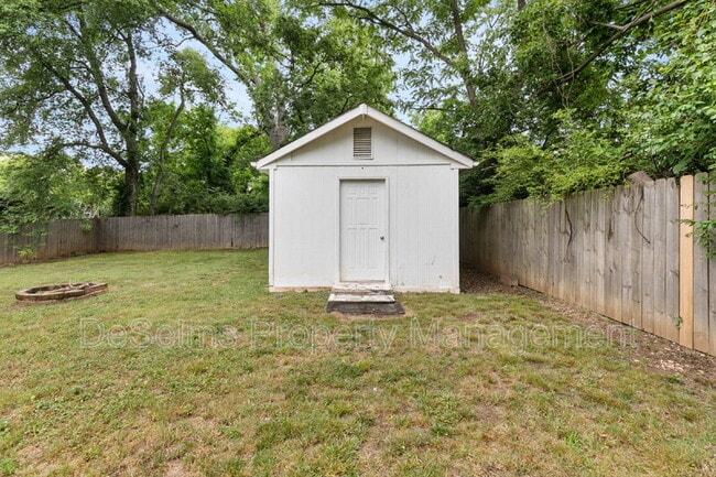 Building Photo - 927 Chickasaw Ave