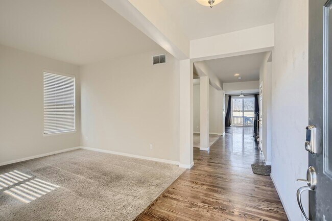 Building Photo - 5742 S Flat Rock Way