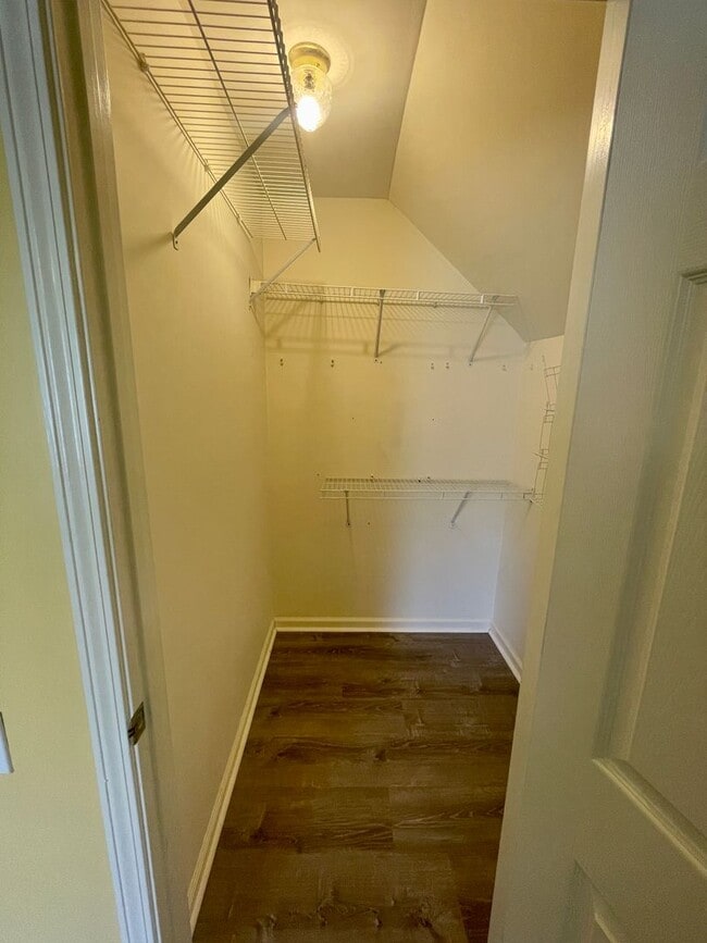 Building Photo - 3 Bedroom, 2 Bath Townhome in Park West of...