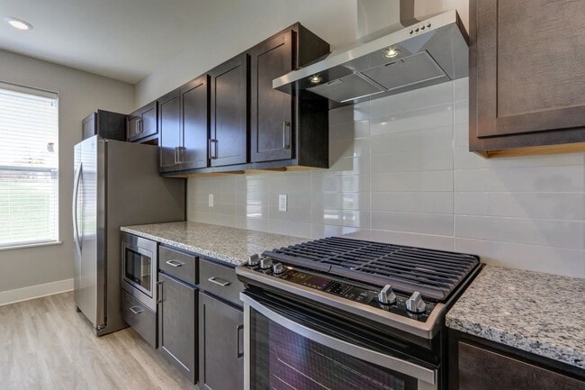 Building Photo - Lilac | Three Bedroom - no basement