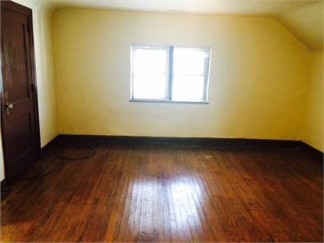 Building Photo - 1508 1/2 Lee Street East