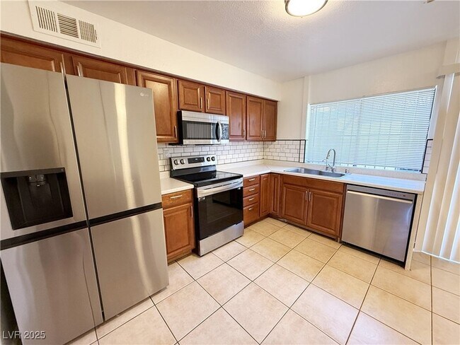 Building Photo - 3270 Liahona Way