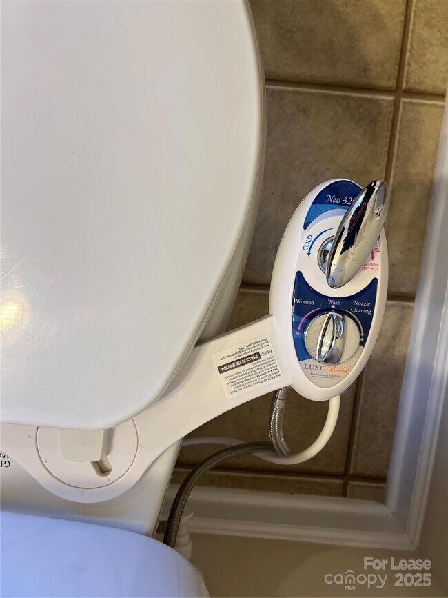 Building Photo - 142 Saye Pl