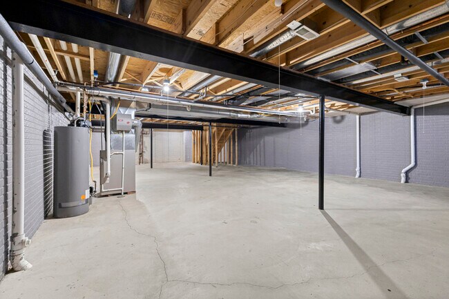 Building Photo - 13033 Turnberry