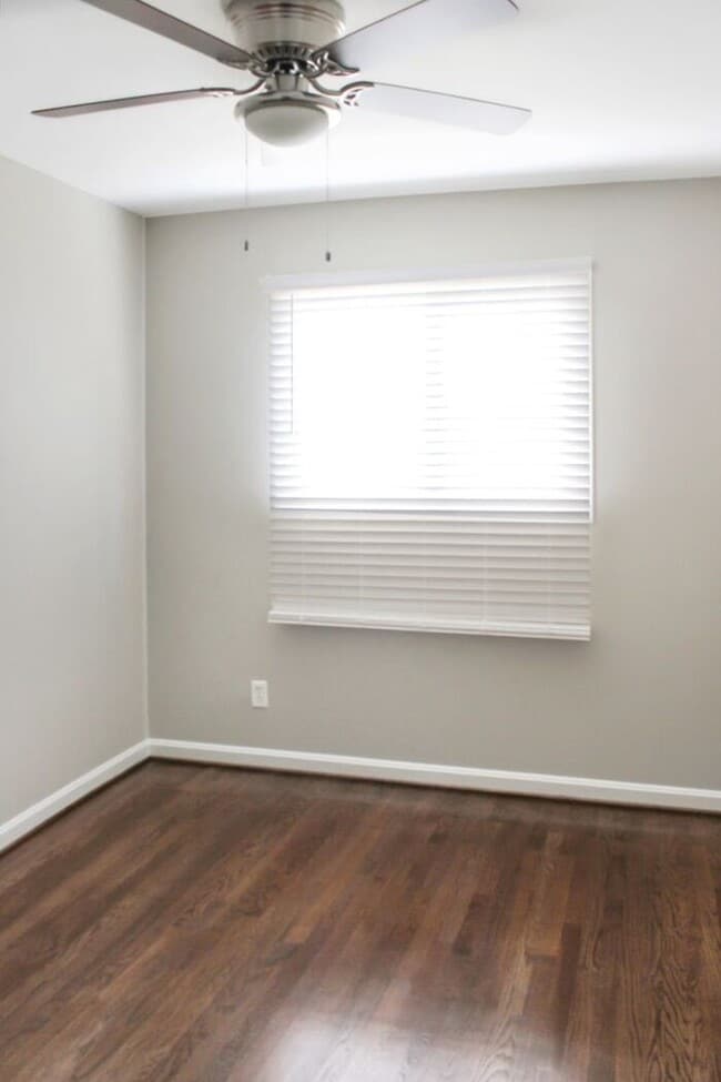 Building Photo - Charming Corner Lot Brick Home With 3-Bedr...