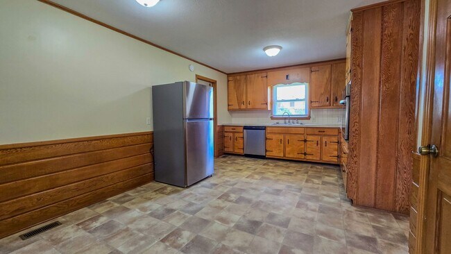 Building Photo - 2460 Sedalia Dr