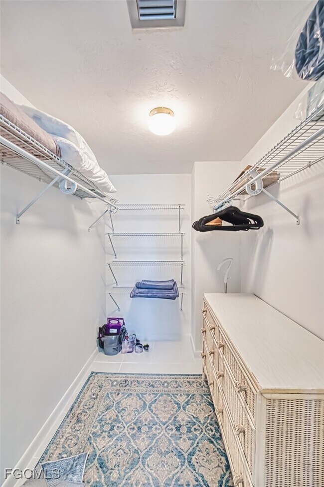 Building Photo - 226 3rd St