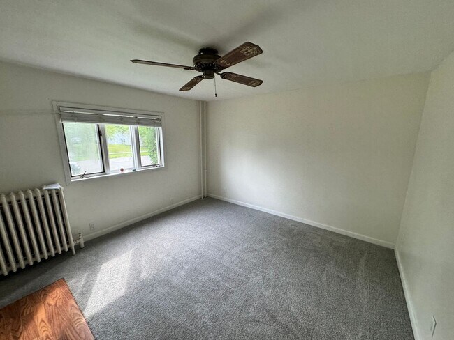 Building Photo - Available June 1st - RECENTLY REFRESHED 2 BED/1 BATH