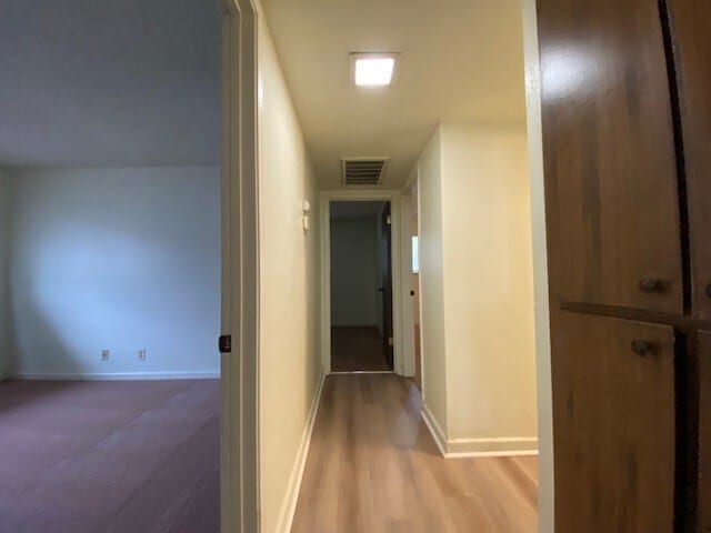 Building Photo - Charming and Well-Maintained 3-Bedroom, 2-...