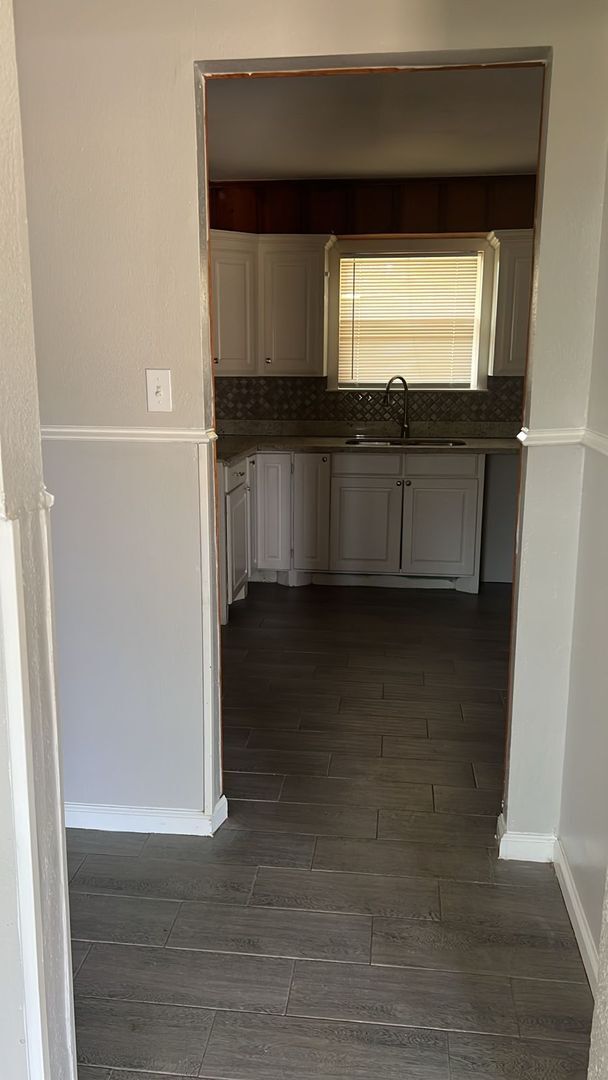 Building Photo - Amazing 4 Bedroom home with large yard!