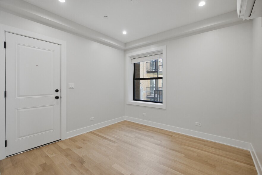 Building Photo - 2238 N Bissell St