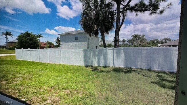 Building Photo - 4417 SW 15th Pl