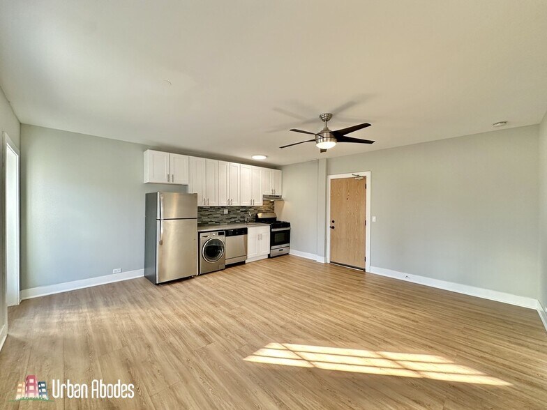 Building Photo - 730 Judson Ave