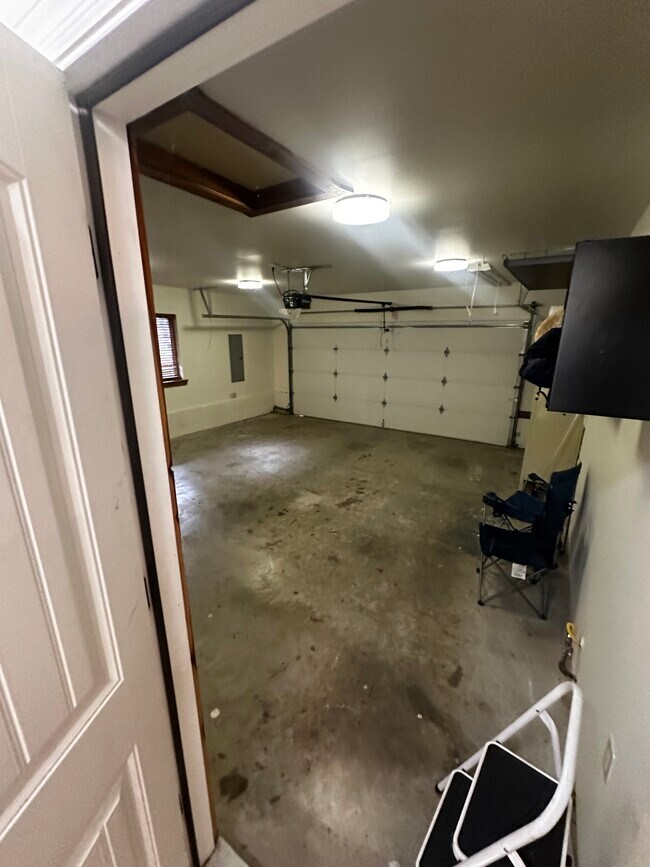 Building Photo - 105 High Ridge Ct