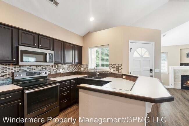 Building Photo - 2 br, 2 bath House - 5170 S. Surprise  Wy ...