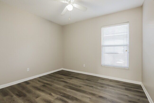Building Photo - 2035 Attaway Dr