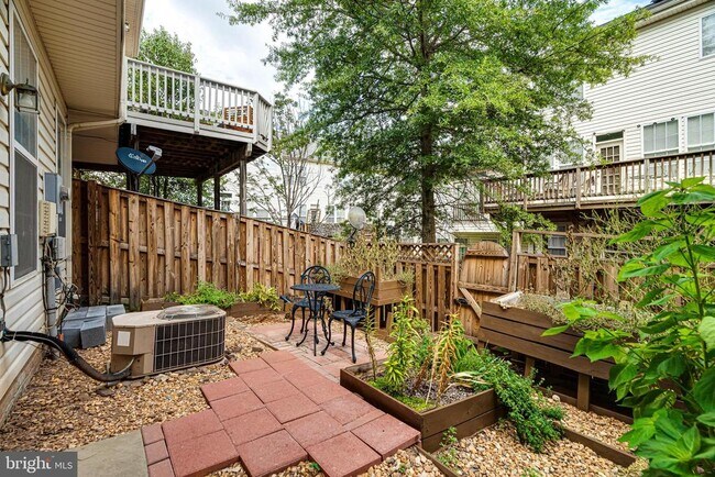 Building Photo - 4147 Presgraves Ct