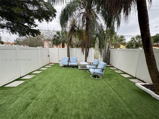 Building Photo - 4028 SW 67th Terrace