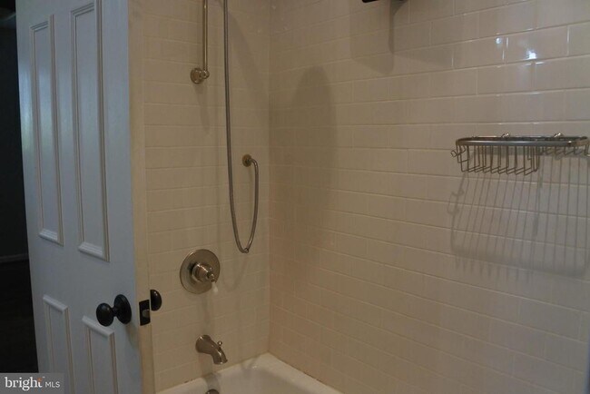 Building Photo - 2113 Kings Mill Ct