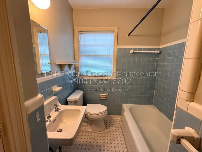 Building Photo - 3553 Oak St