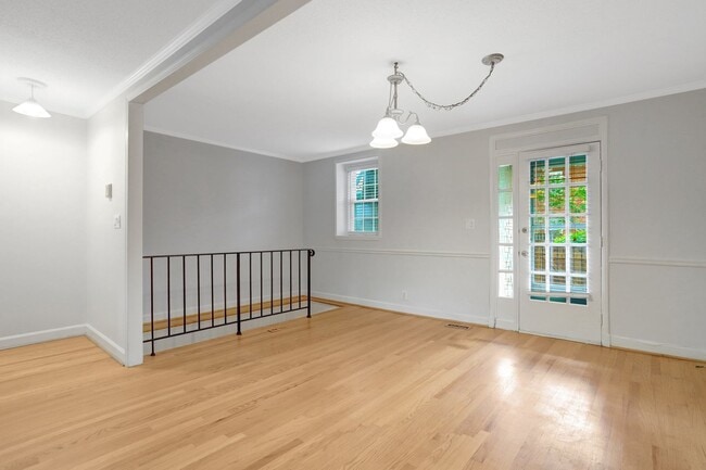 Building Photo - 2 Bedroom 2 Bathroom Condo Available for Rent