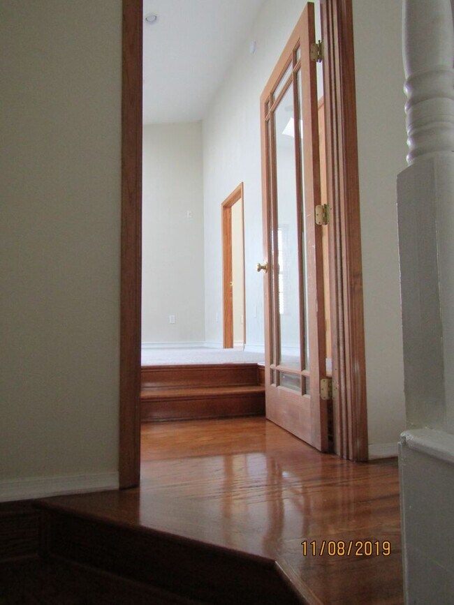 Building Photo - Weeping Cedar Trail