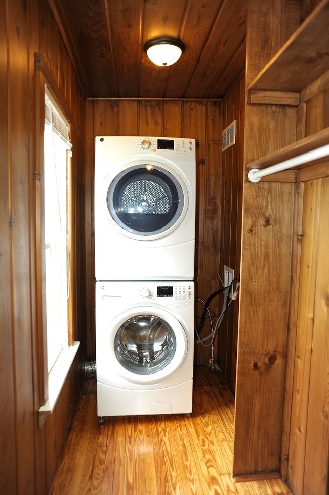 Building Photo - 1213 Lake Michigan Dr NW