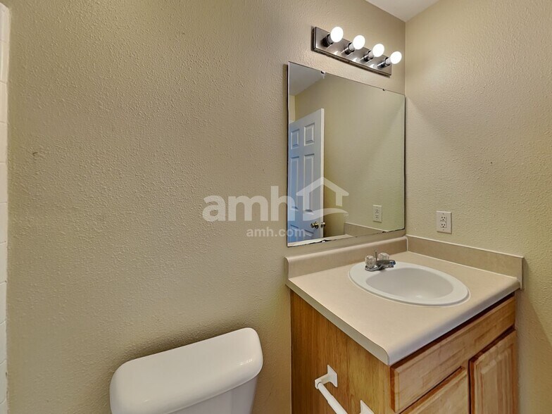 Building Photo - 4007 Steelewater Way