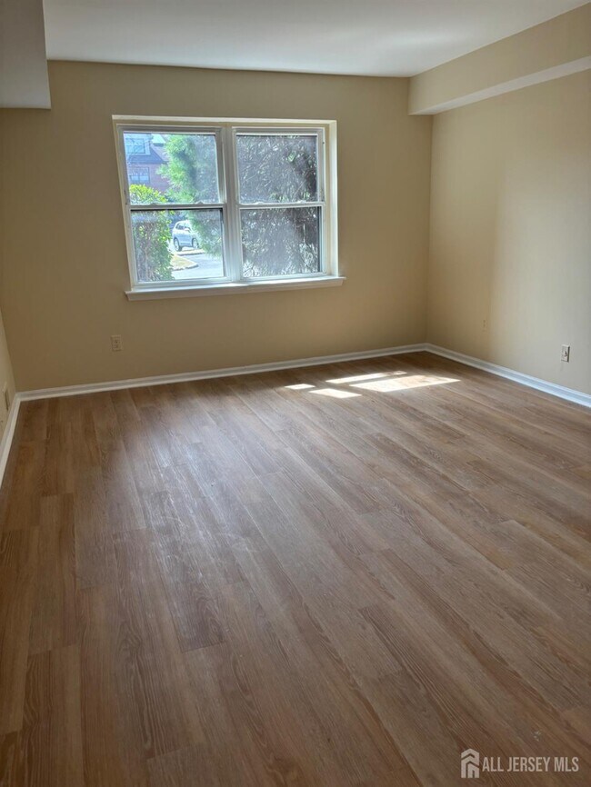 Building Photo - 101 Woodbridge Terrace