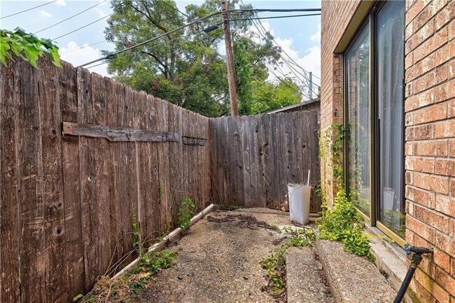 Building Photo - 4406 Avenue A