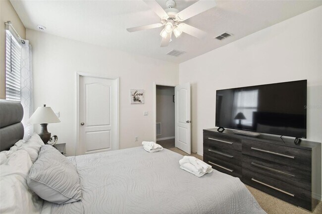 Building Photo - 7704 Oakmoss Loop