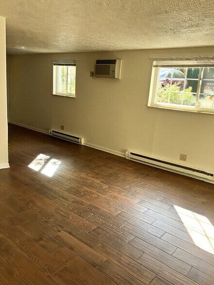 Building Photo - 6062 Donna-Jay Dr