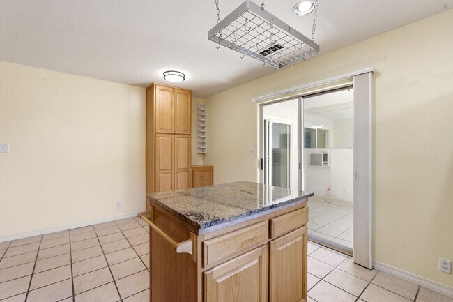 Building Photo - 8319 Santa Clarita St NE