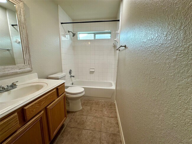 Building Photo - 1039 N Teal Estates Cir